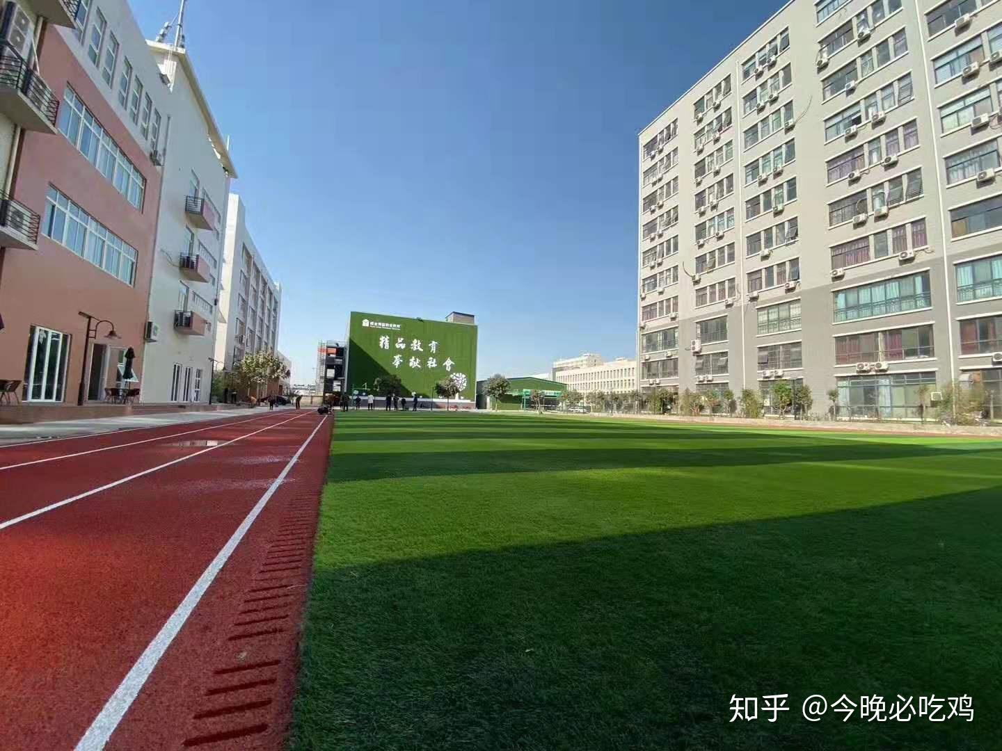 作为寄宿制考研行业的标杆和领头羊#新硕寄宿考研#均选择了大学校园