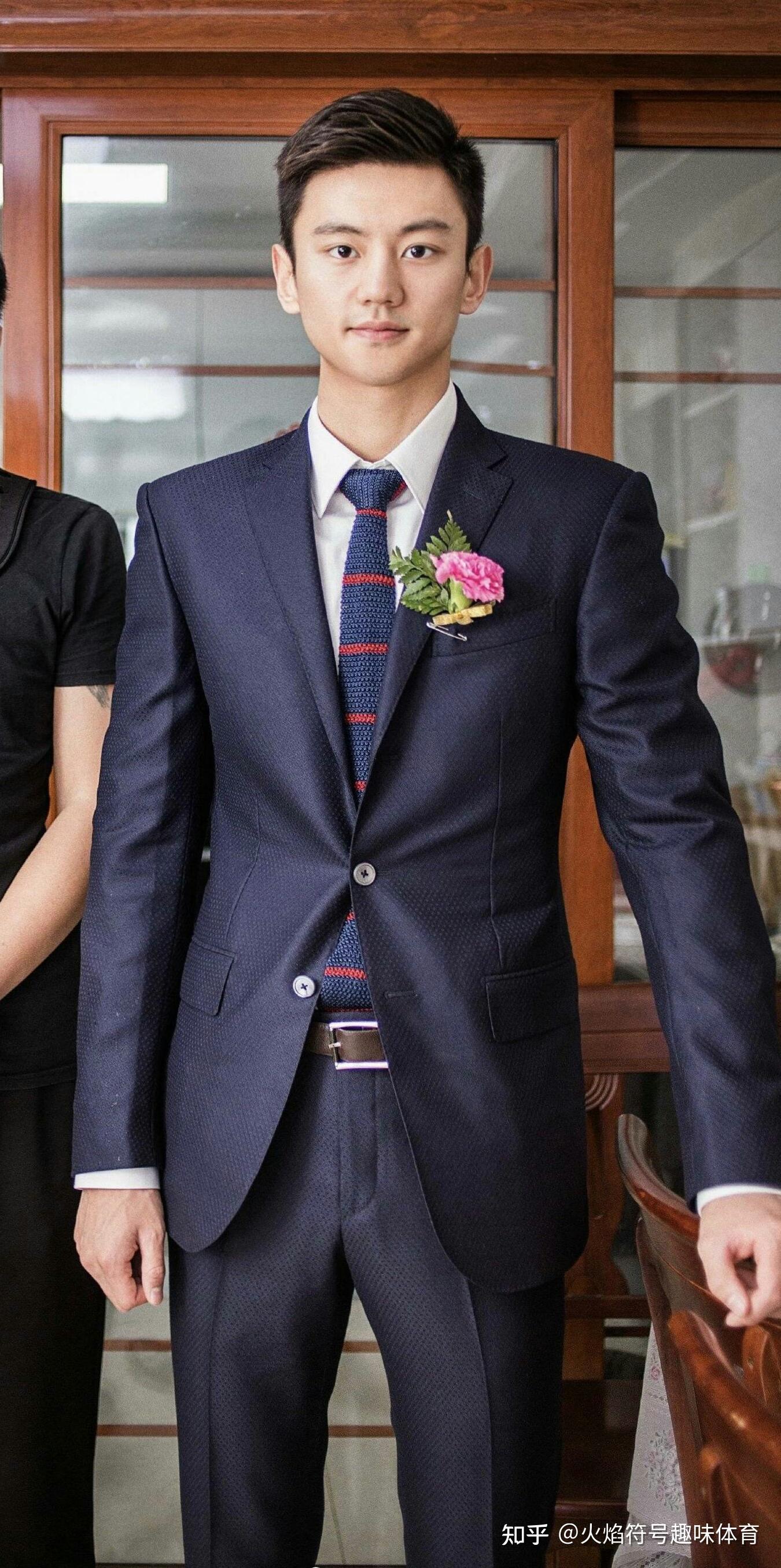 4 新疆三井寿——阿不都沙拉木(202cm,101公斤)