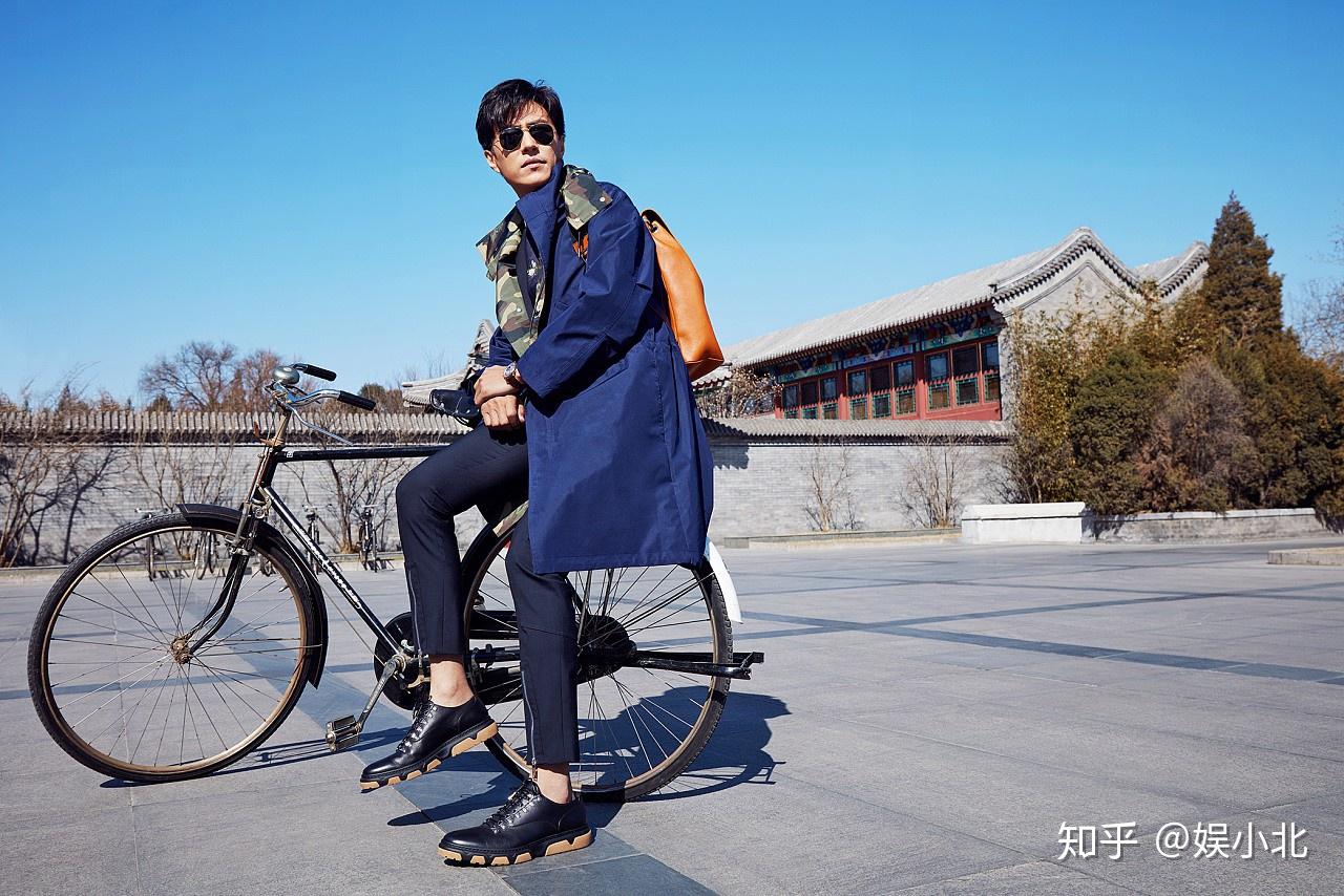 一手好牌乱打,靳东深陷中年危机而不自知 - 知乎