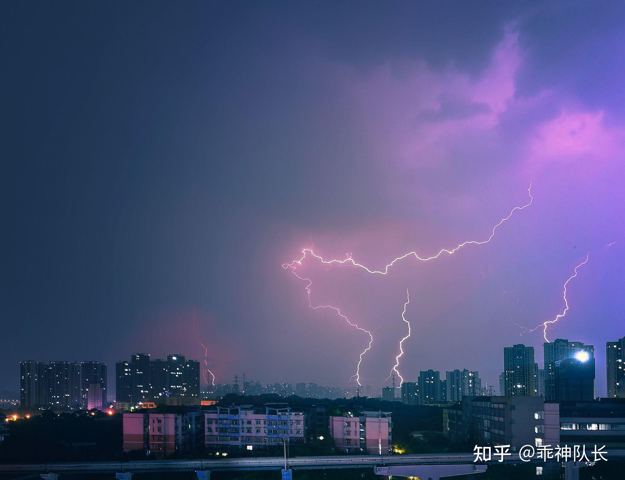 重慶四川多地遭遇強對流天氣出現暴雨雷電大風等天氣目前當地情況如何