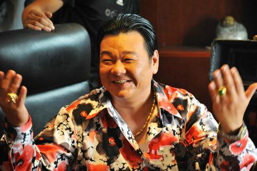 (影视剧中,典型的暴发户,头大脑圆,满脸横肉的样子)而发达地区则相反