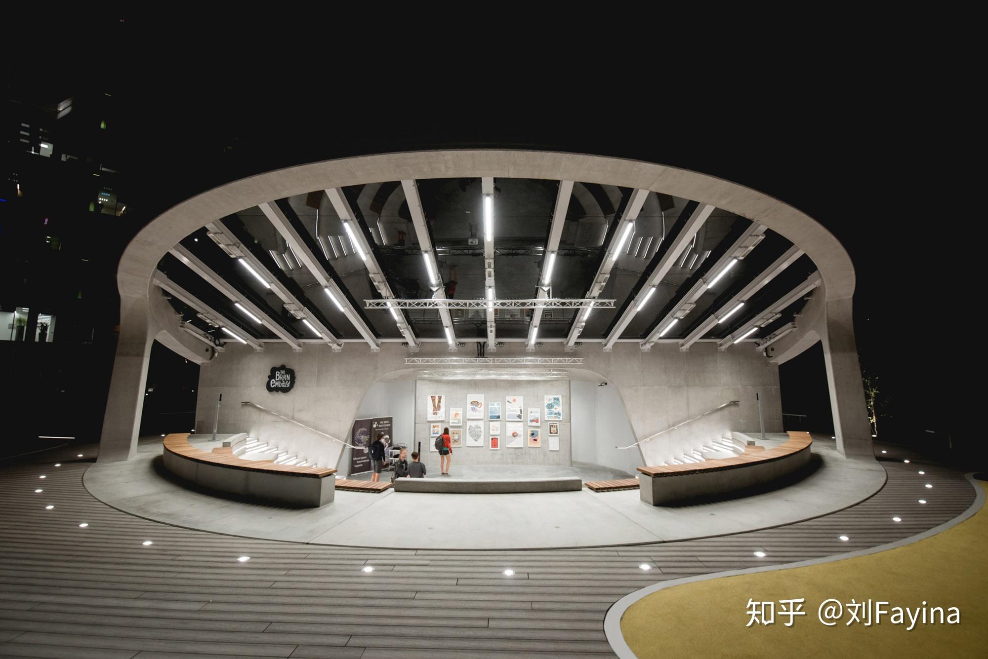 露天剧场是一个开放,民主的空间,致力于举办有趣的会议和行为艺术