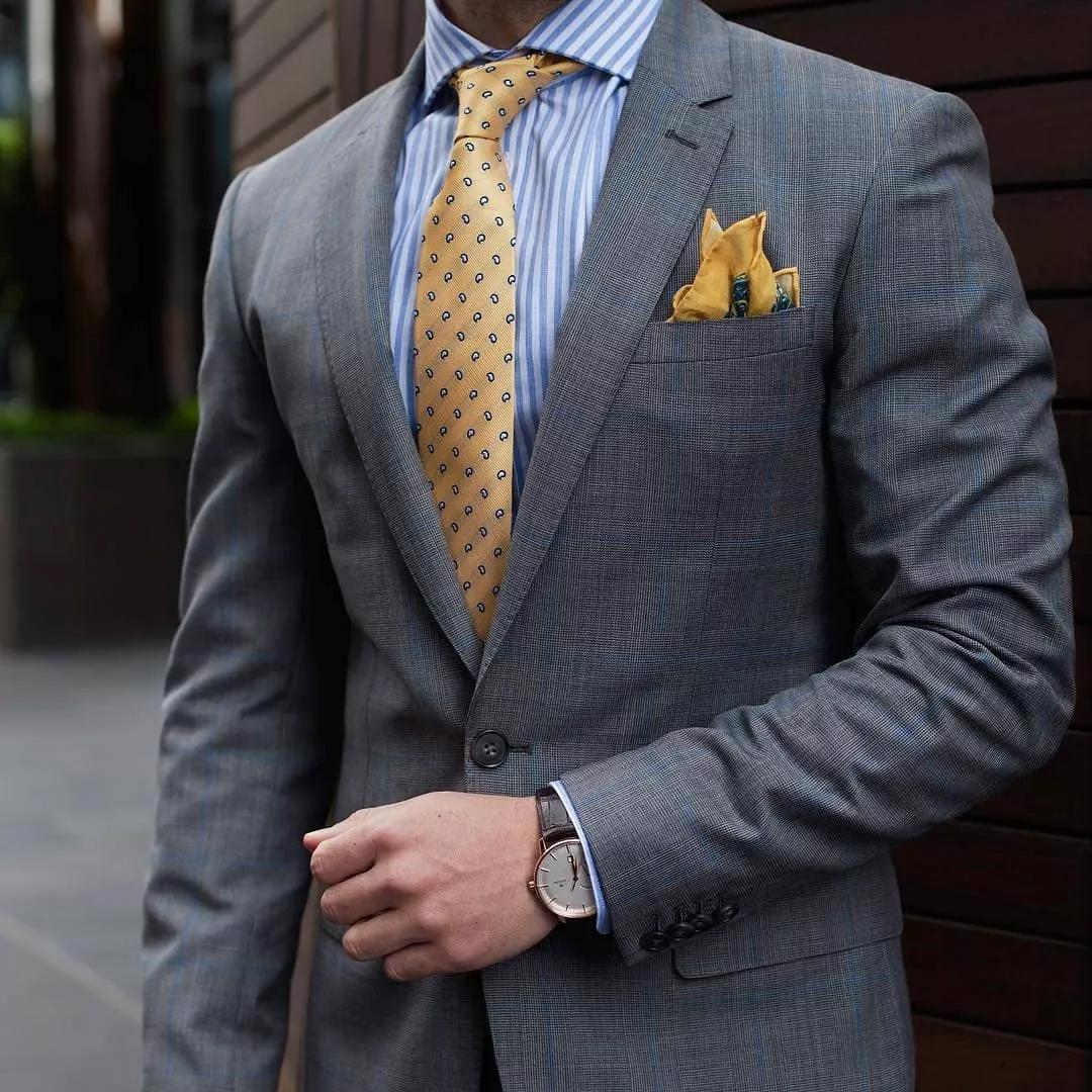 很多男士意识到领带的重要性,却不知道用什么颜色的领带来搭配衬衫和