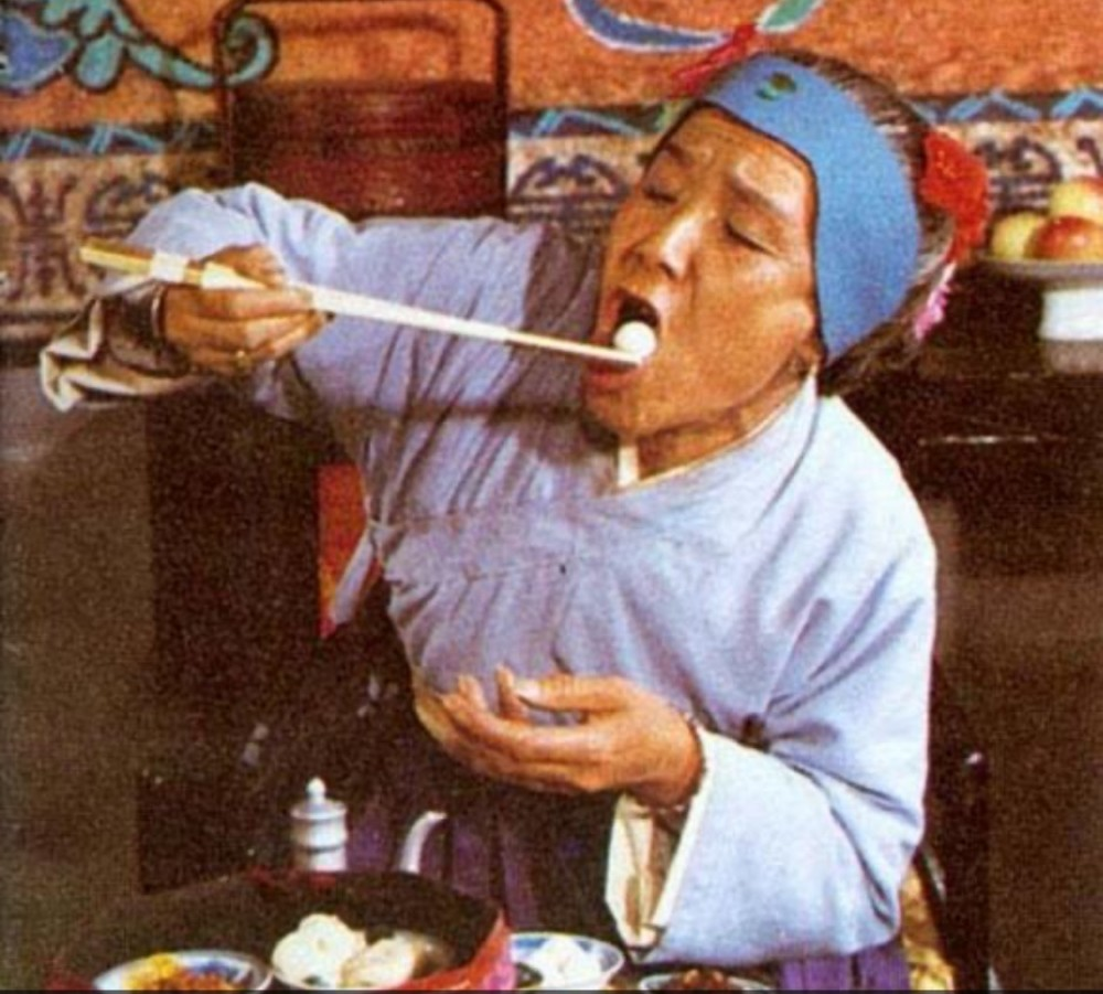 身份:金陵王氏家族连宗亲戚王狗儿的岳母,与荣国府略有瓜葛作品:牙牌