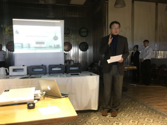 能够用水蒸气包裹食物的烤箱巴慕达电烤箱