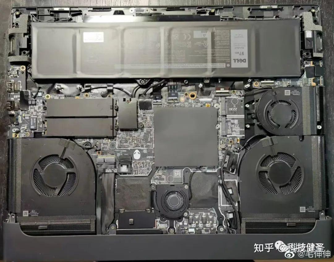 最高可选RTX4090 配备4个硬盘位！Alienware m18到底有多强？ - 知乎