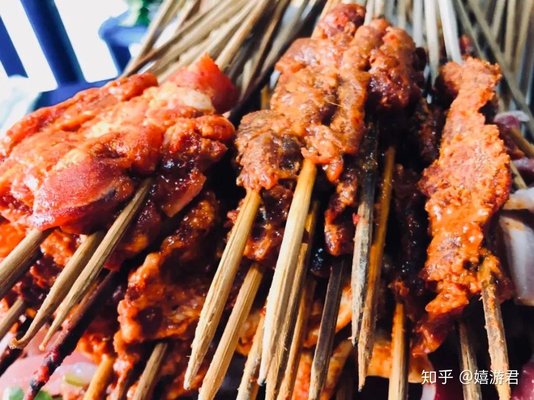 乐山的麻辣烫比较特别,有点像热锅串串.