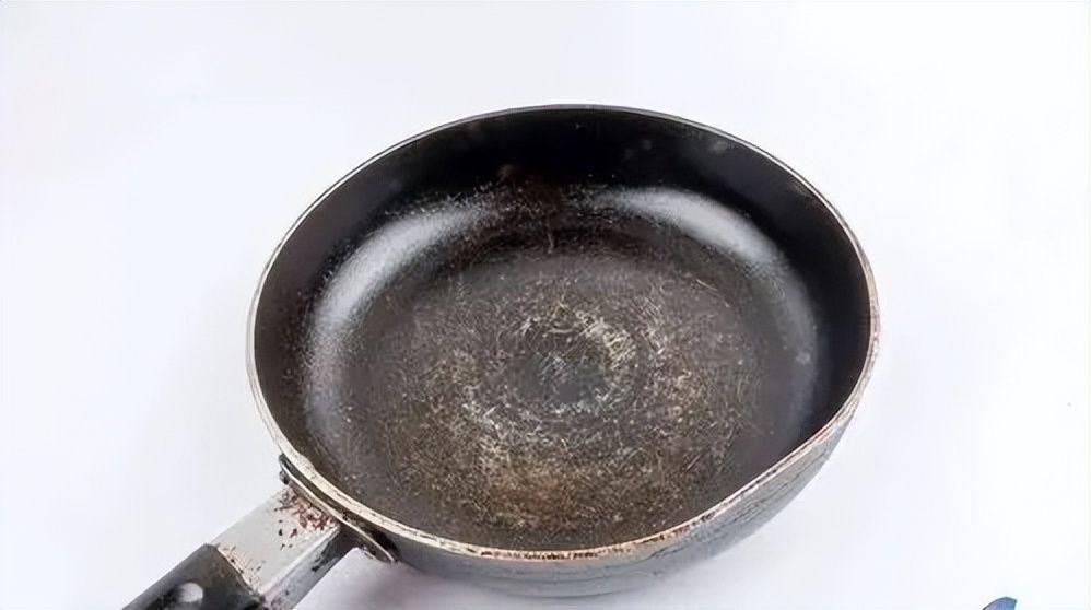 不粘锅有毒还致癌这种不粘锅再贵也要扔快看看你家有吗