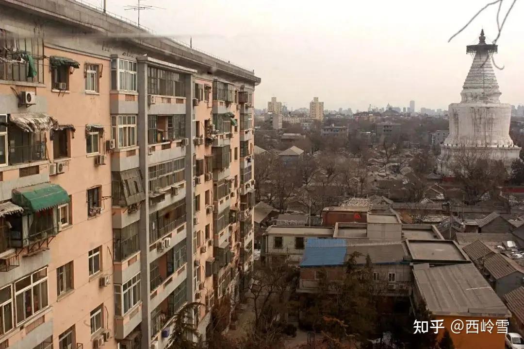 根据标准图纸,西城区的福绥境大楼,东城区的北官厅大楼(现已被拆除)