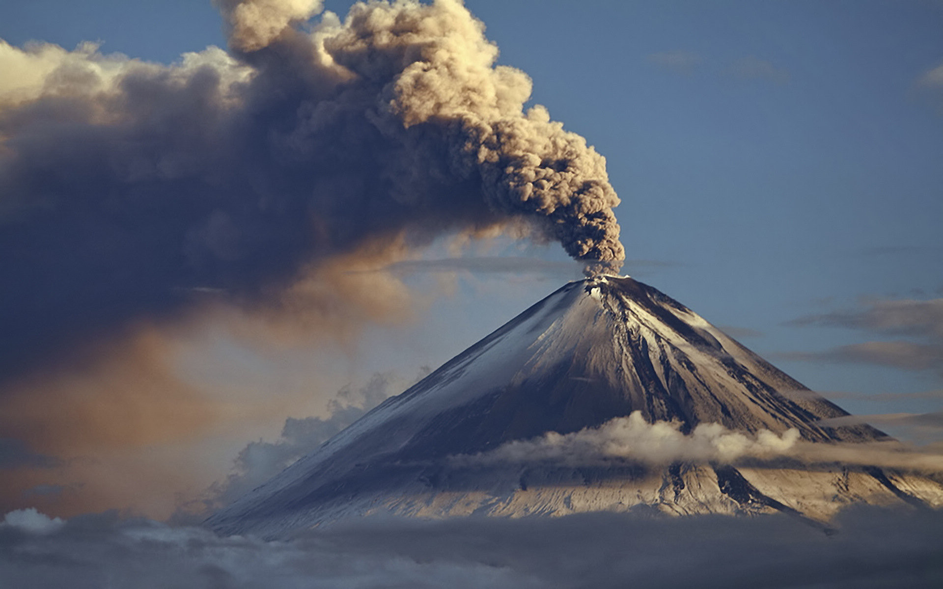 火山爆发原因及影响（火山爆发的真正原因是什么） – 碳资讯