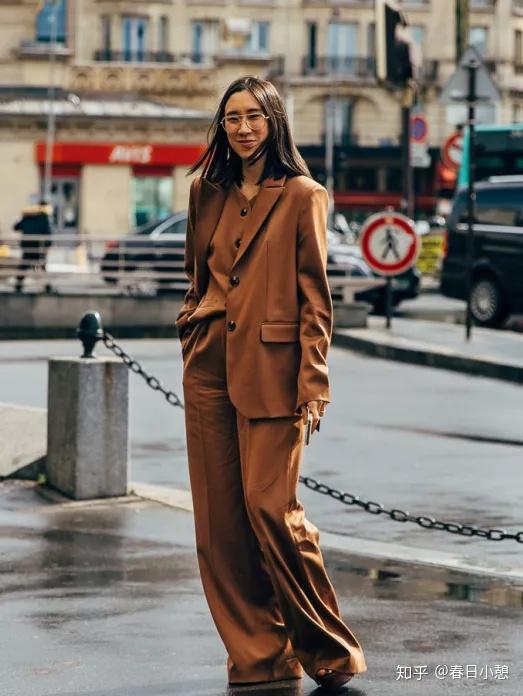 裙子 靴子=2020秋冬最王炸的时尚穿搭