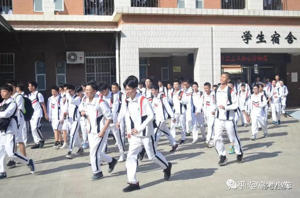 东莞南开实验学校高中部_东莞南开实验学校校风怎么样_东莞南开实验中学