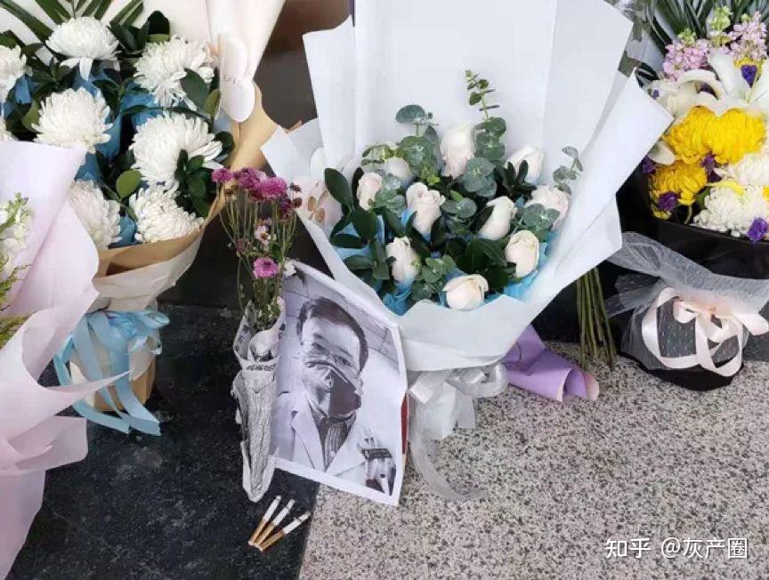 一位网友说得特别好:"仔细阅读李文亮前几年发的微博,就会发现,其实李