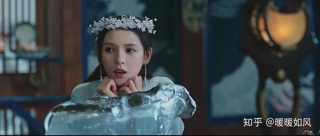 之后画面一转,也没什么感情铺垫,女主就说这鱼治愈