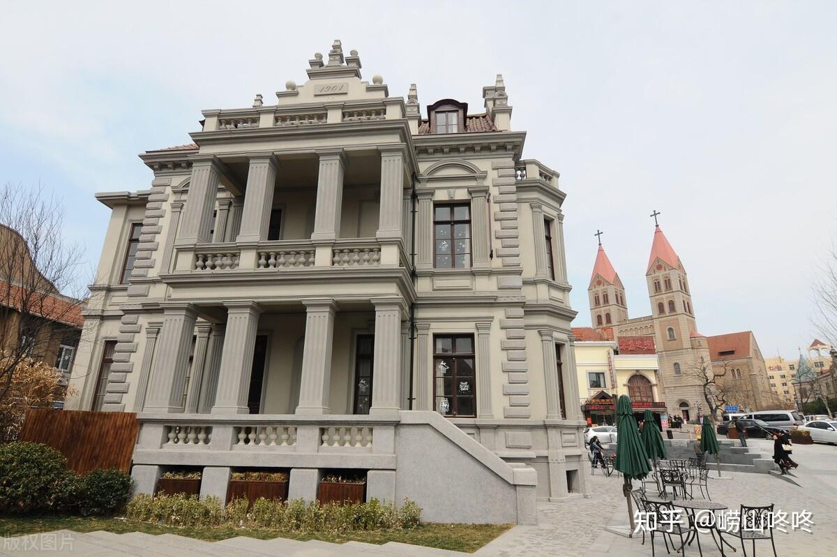 每建一栋都要先看设计图纸,其中要求必须是西方建筑风格,什么巴洛克