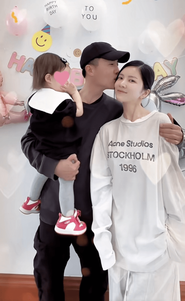 杜淳为2岁女儿庆生,首次透露女儿大名,一家三口同框画面温馨 - 知乎