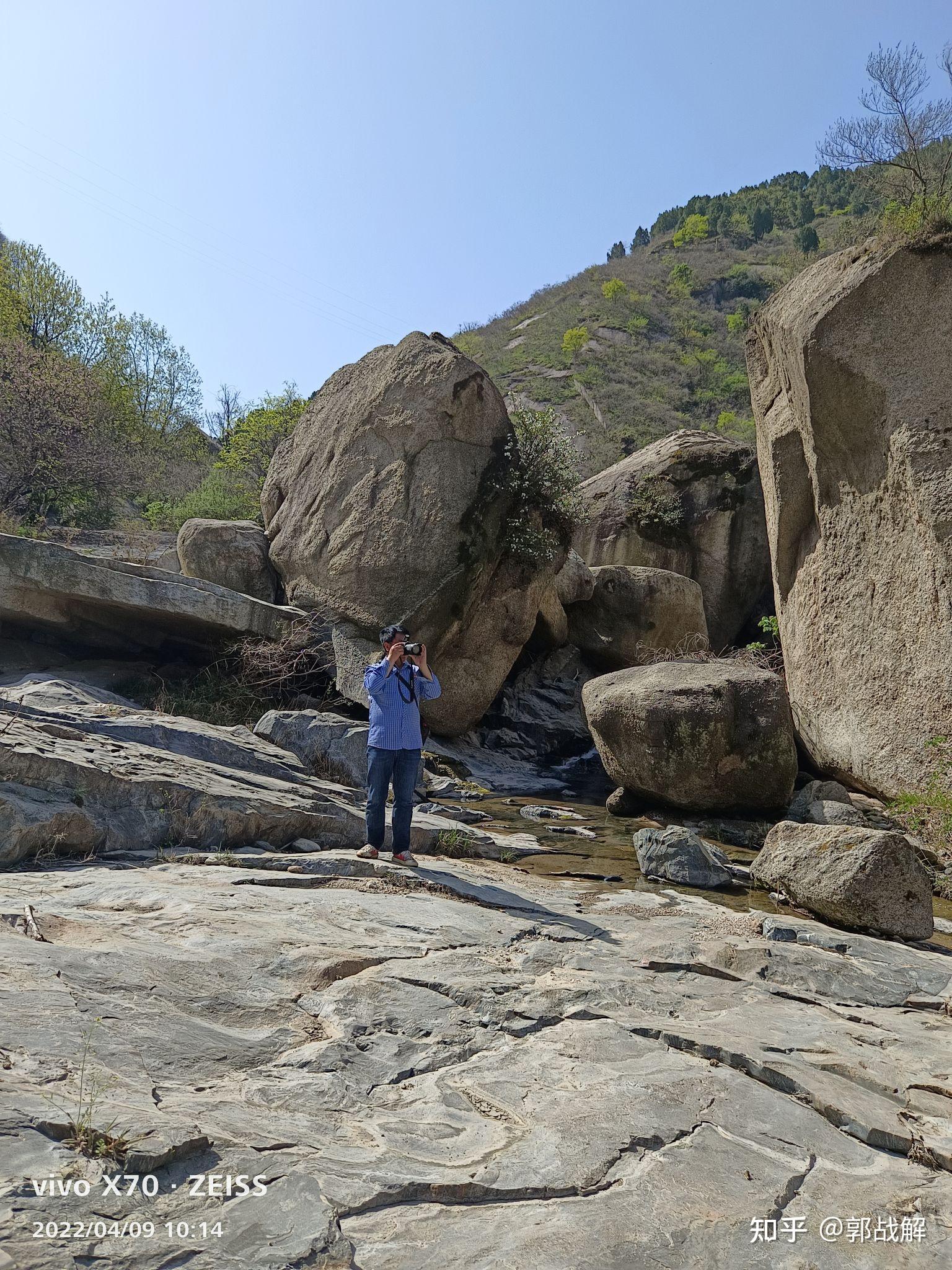 慈善家郭战解拍摄河南省洛宁县陈吴乡观湾村甲鱼沟风景