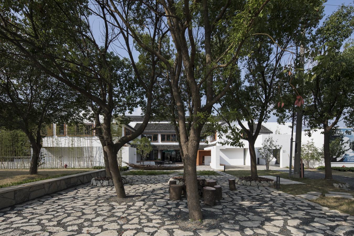 从雕塑到花园江苏昆山计家墩村民中心改造