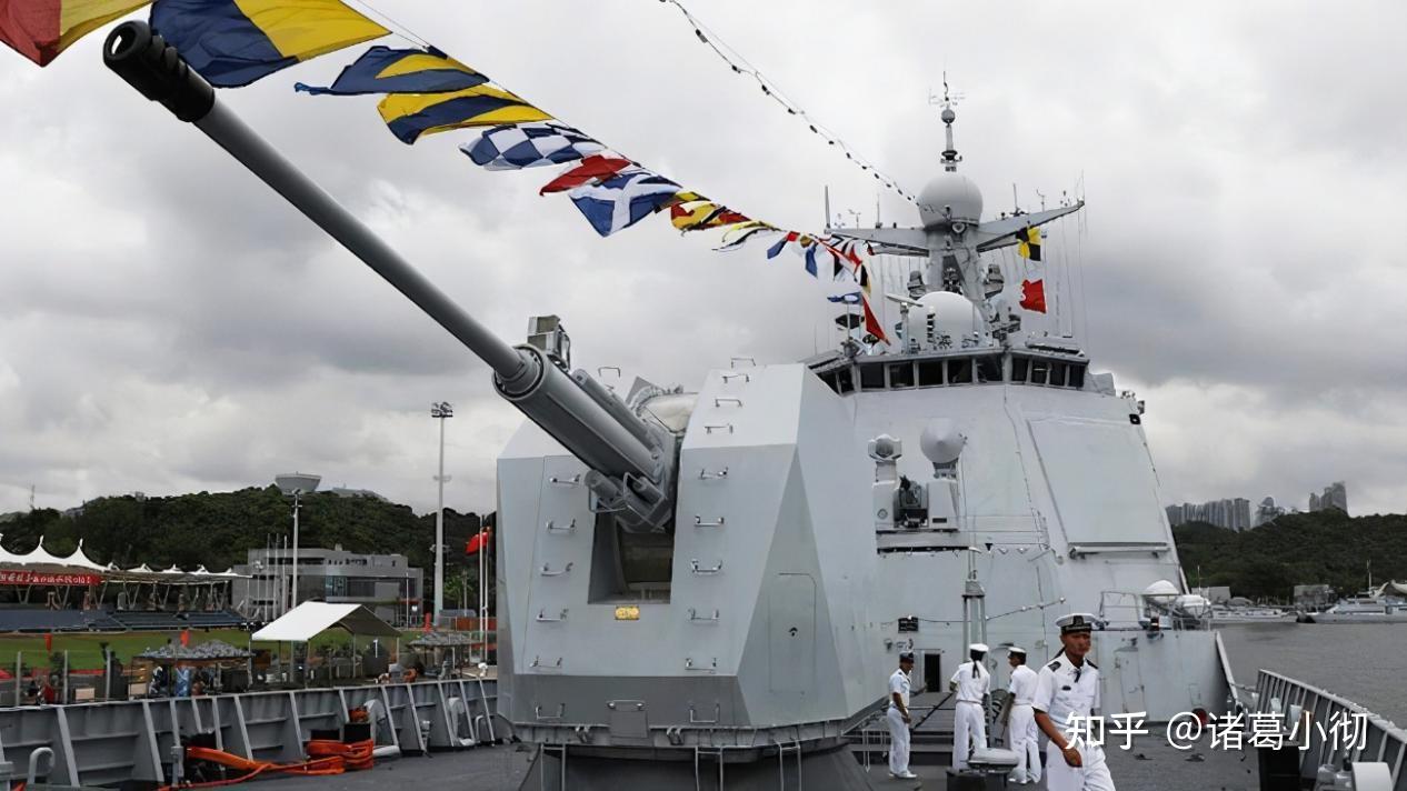 055型大型驱逐舰毫无疑问是中国海军的骄傲,这艘舰艇的下水立刻吸引了