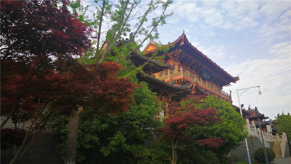 吉安县天祥公园是集自然生态旅游,文化交流,民俗风情,旅游休闲为一体