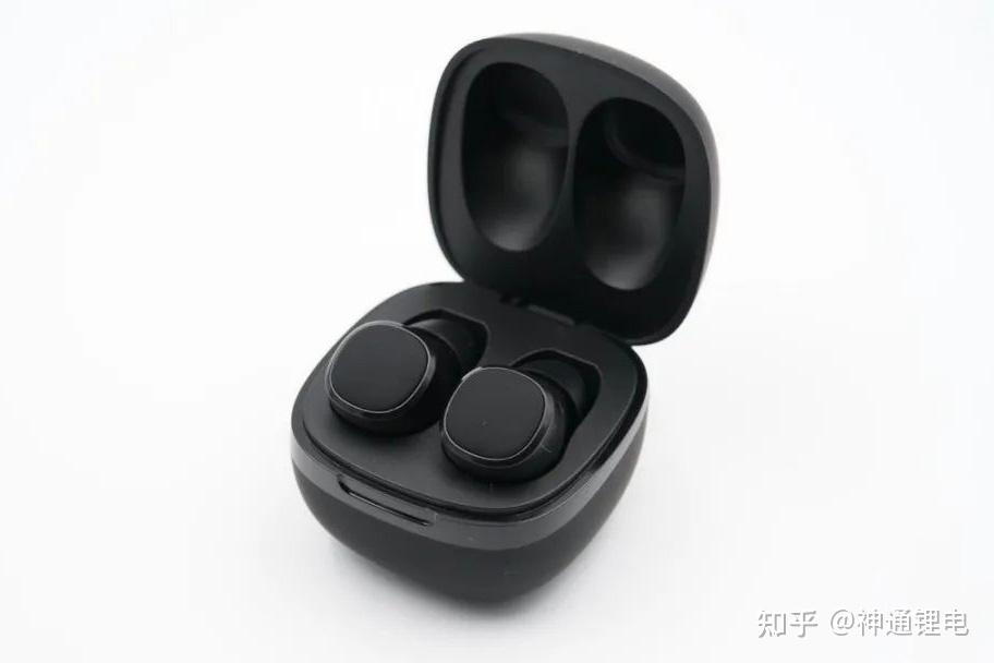 适配TWS耳机的小型锂电方案:神通锂电四款小型聚合物电池解析