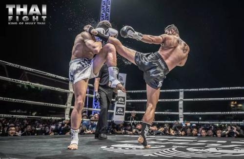 泰拳王的扫踢正蹬切换