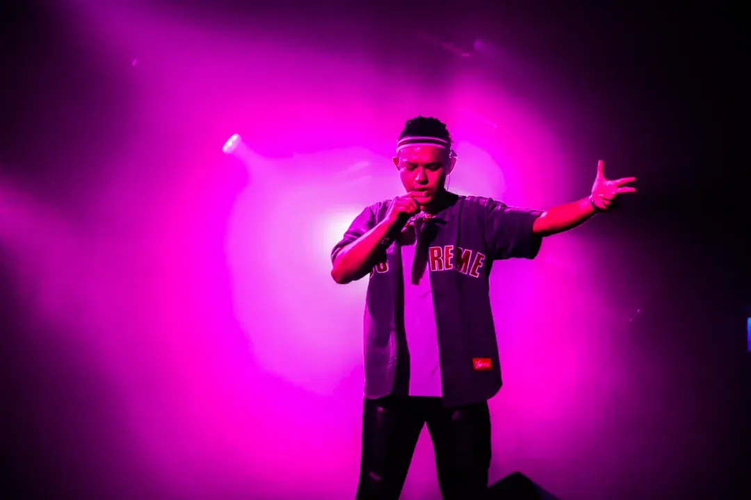 站在漩涡中心硬汉黄旭展现柔情的另一面