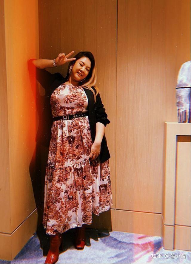 穿印花衬衫配阔腿裤,不愧是胖女孩穿搭典范 - 知乎
