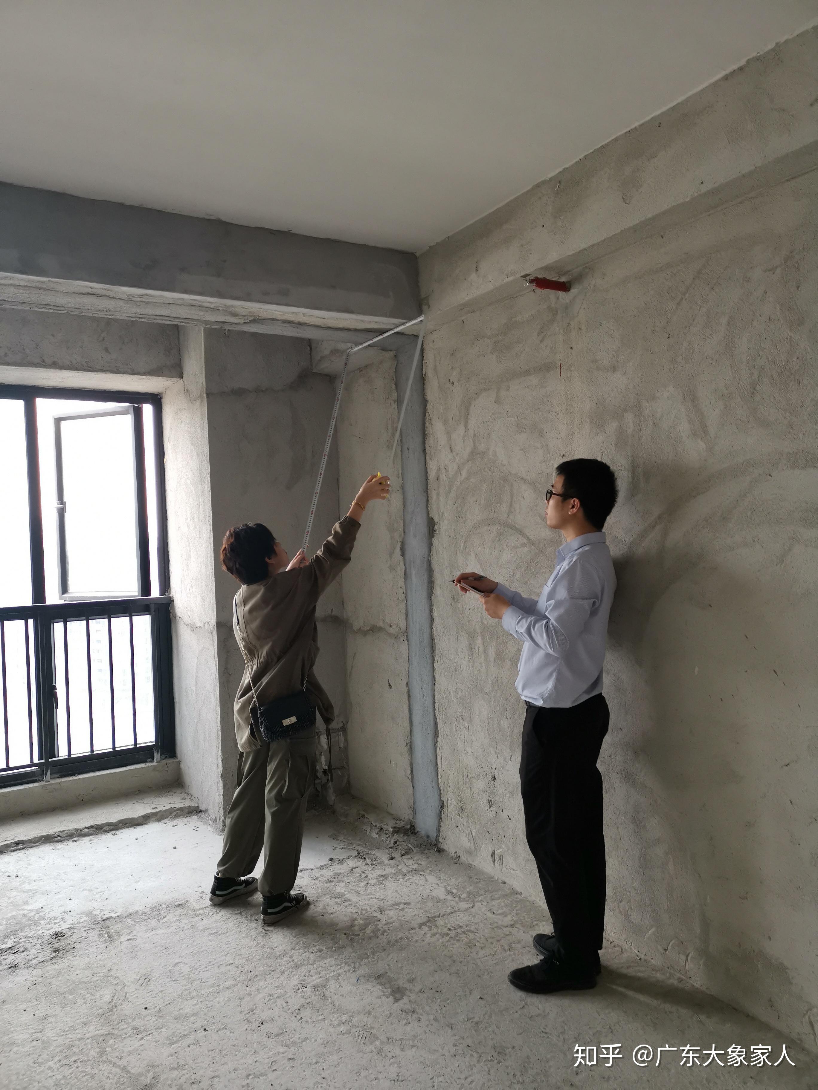 3,与设计师形成良好的沟通在量房过程中,大象家人设