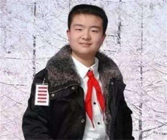 还记得“五道杠少年”和“不屑弟”吗?10年后,两人的结局大不同 - 知乎