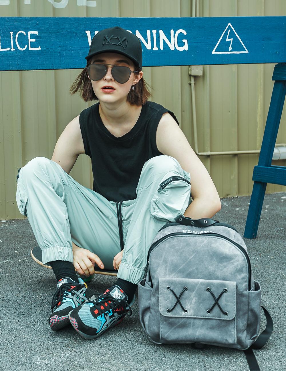 同款拍照双肩包 v2-71897d36071dc9b6ae9542515f8d6643_r.jpg