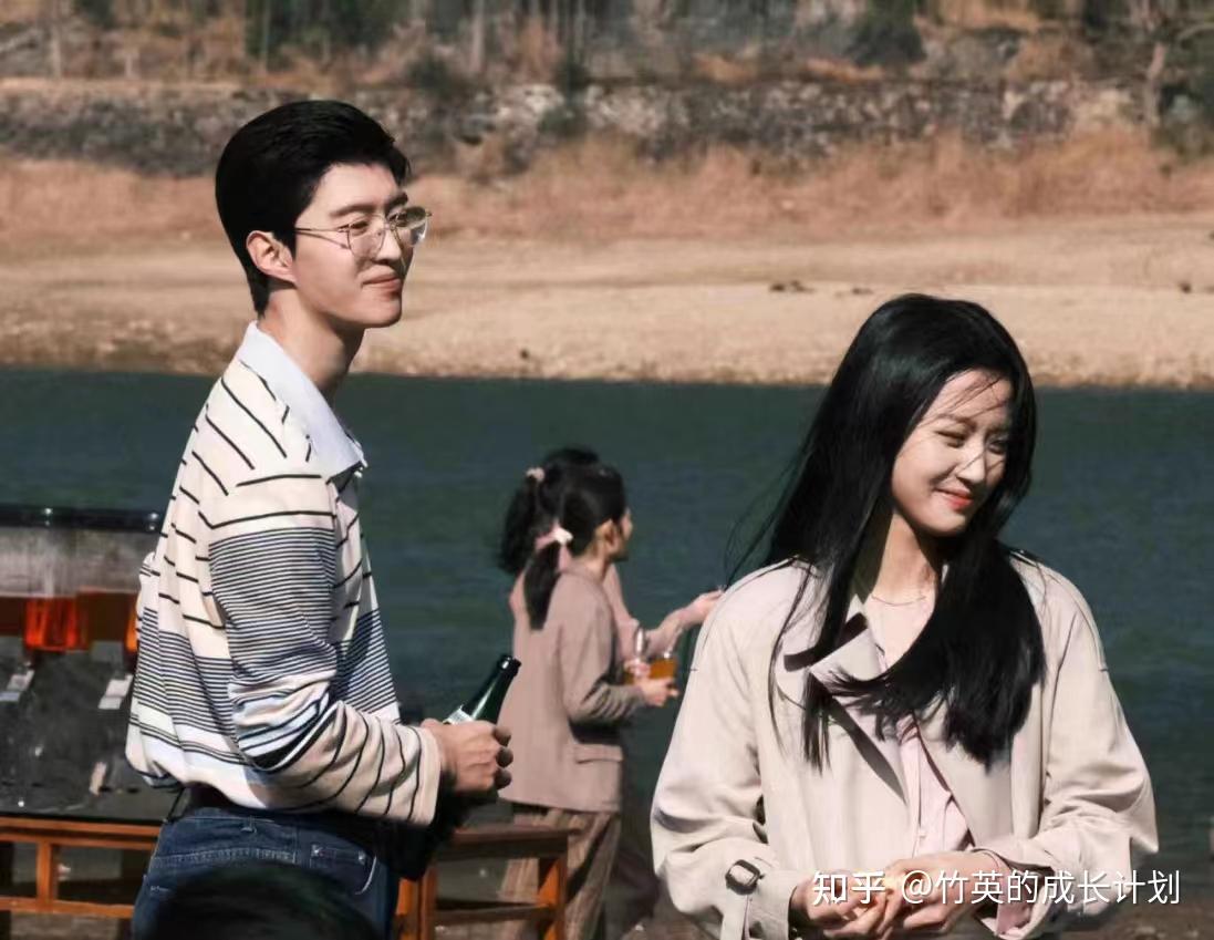 《小巷人家》结局：10年后回头撩拨庄图南的李佳，她的算盘太精 - 知乎