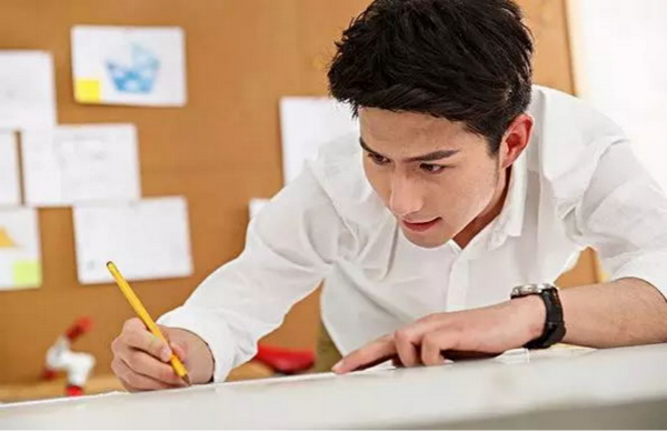 认真工作的男人最有魅力