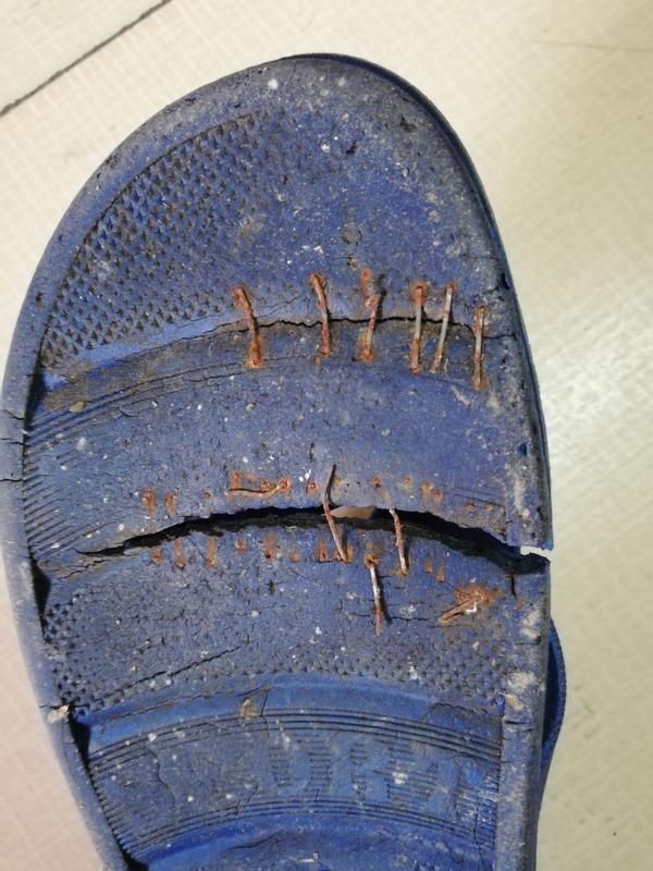 纸片补的小风扇    订书钉补的拖鞋