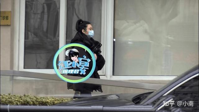 郭碧婷身材圆润疑似有孕,向佐贴心似热恋情侣!同是豪门婚姻奚梦瑶却被骂惨!