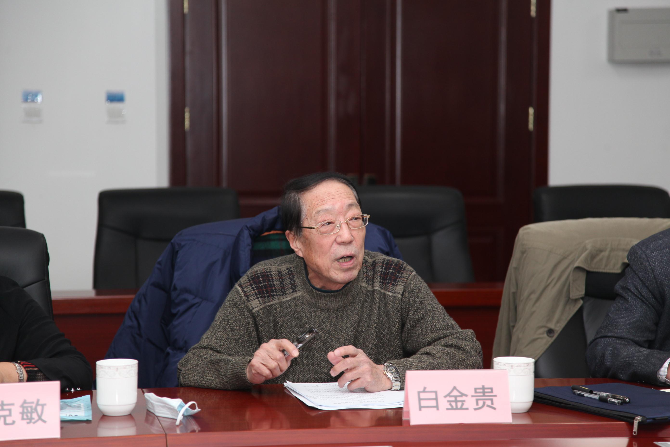 体育频道新闻部主任许辉辉发言▲市委网信办杨桂喜发言李克敏认真倾听