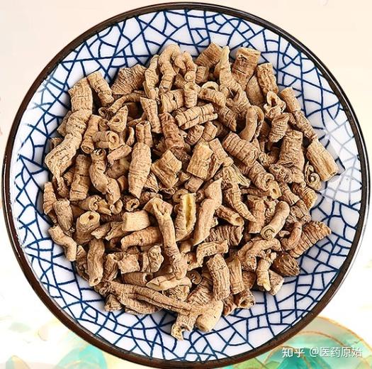 远志饮片制远志取甘草,加适量水煎汤,去渣,加入净远志,用文火煮至汤吸