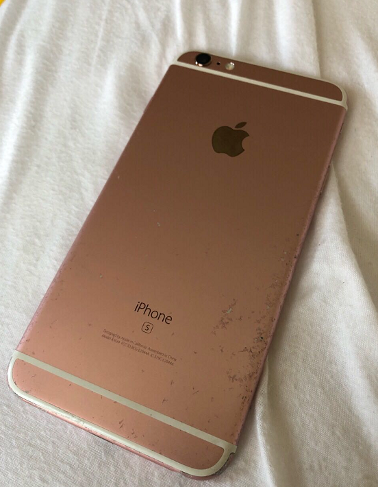 这款iphone6splus想卖1800元!估计没人愿意买吧!背面氧化太严重!