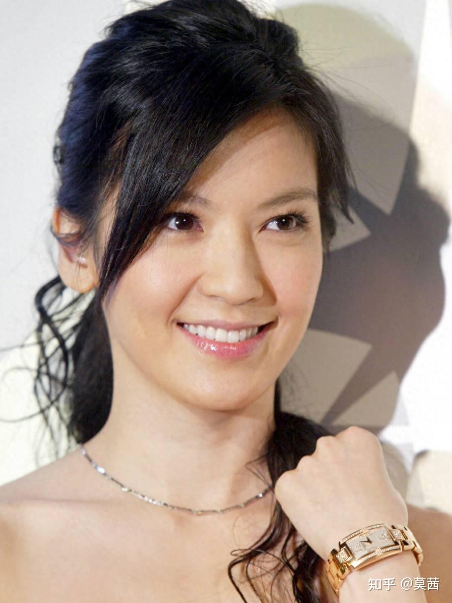 林熙蕾在和朱晓天分手后,一直为自己的事业奋斗,直到一次偶遇她认识了