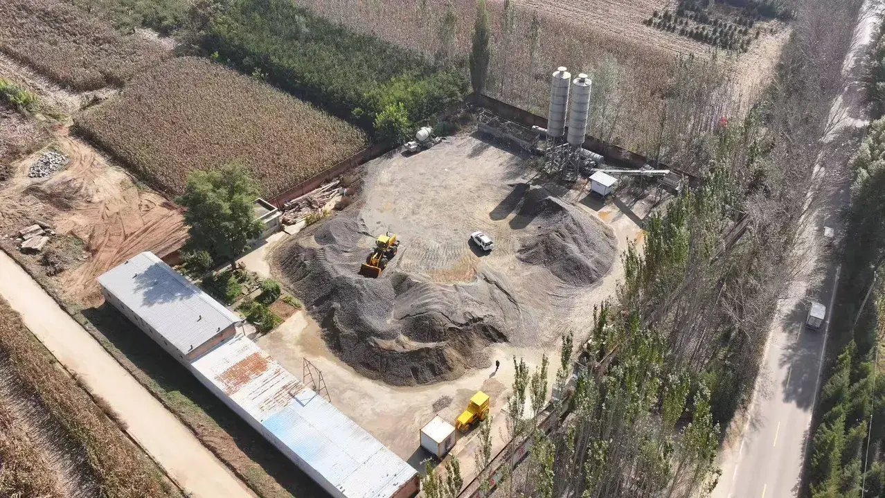 原平苏龙口镇北王就村口旁石料厂污染环境 村民