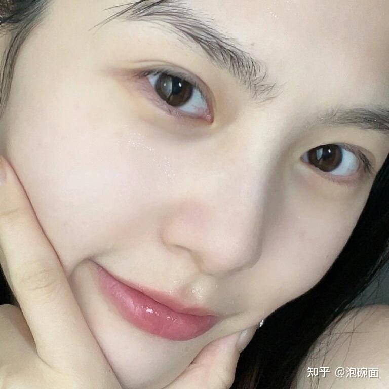 怎么让自己看起来很贵气 v2-72c5d95746557ac5426e56310b80b486_r.jpg