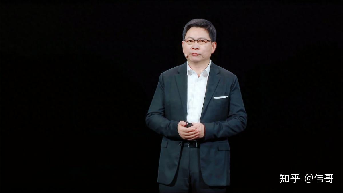 刚卸任华为终端ceo荣升董事长的余承东首先登场,介绍了鸿蒙系统的进展