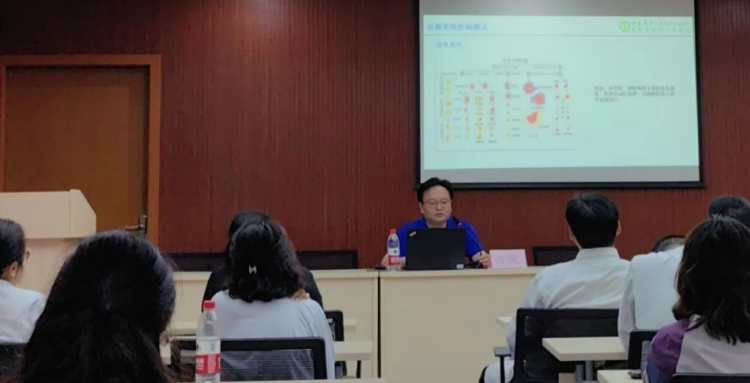 市九院肿瘤血液科主任医师杨万毅,副主任医师张自新,副主任医师方亮