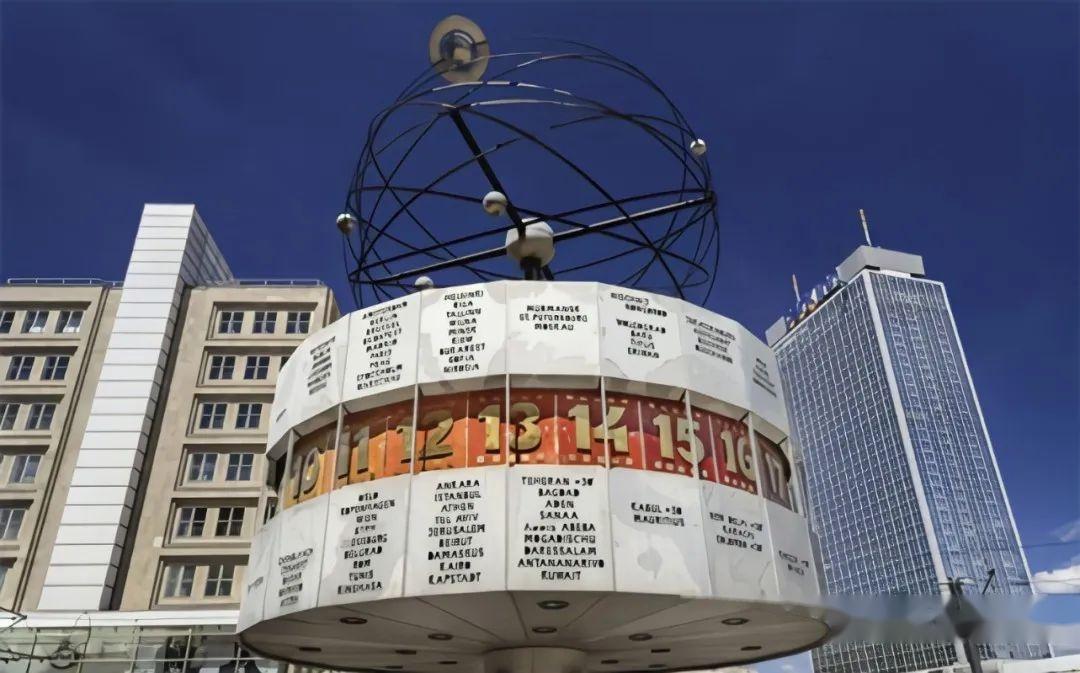 亚历山大广场世界时钟图片