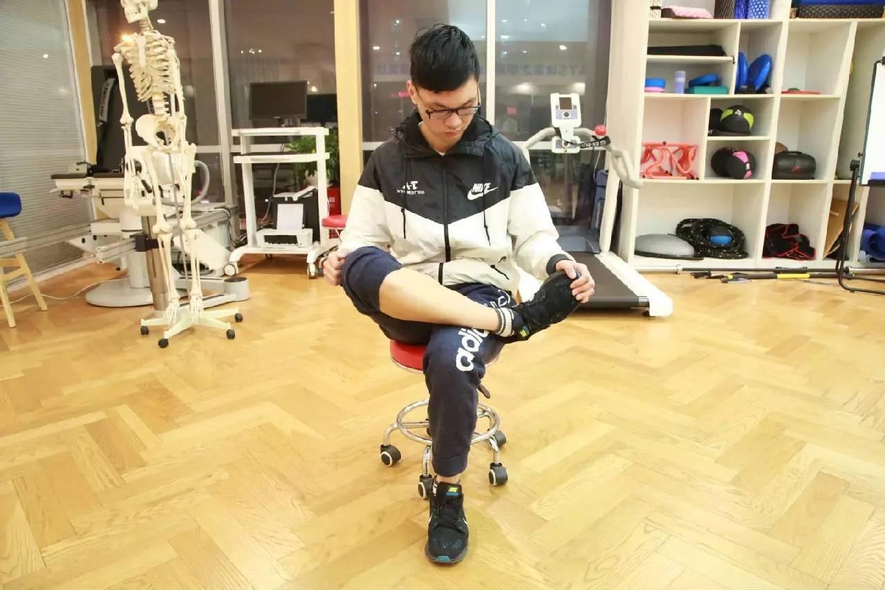 6静态拉伸—胫骨前肌