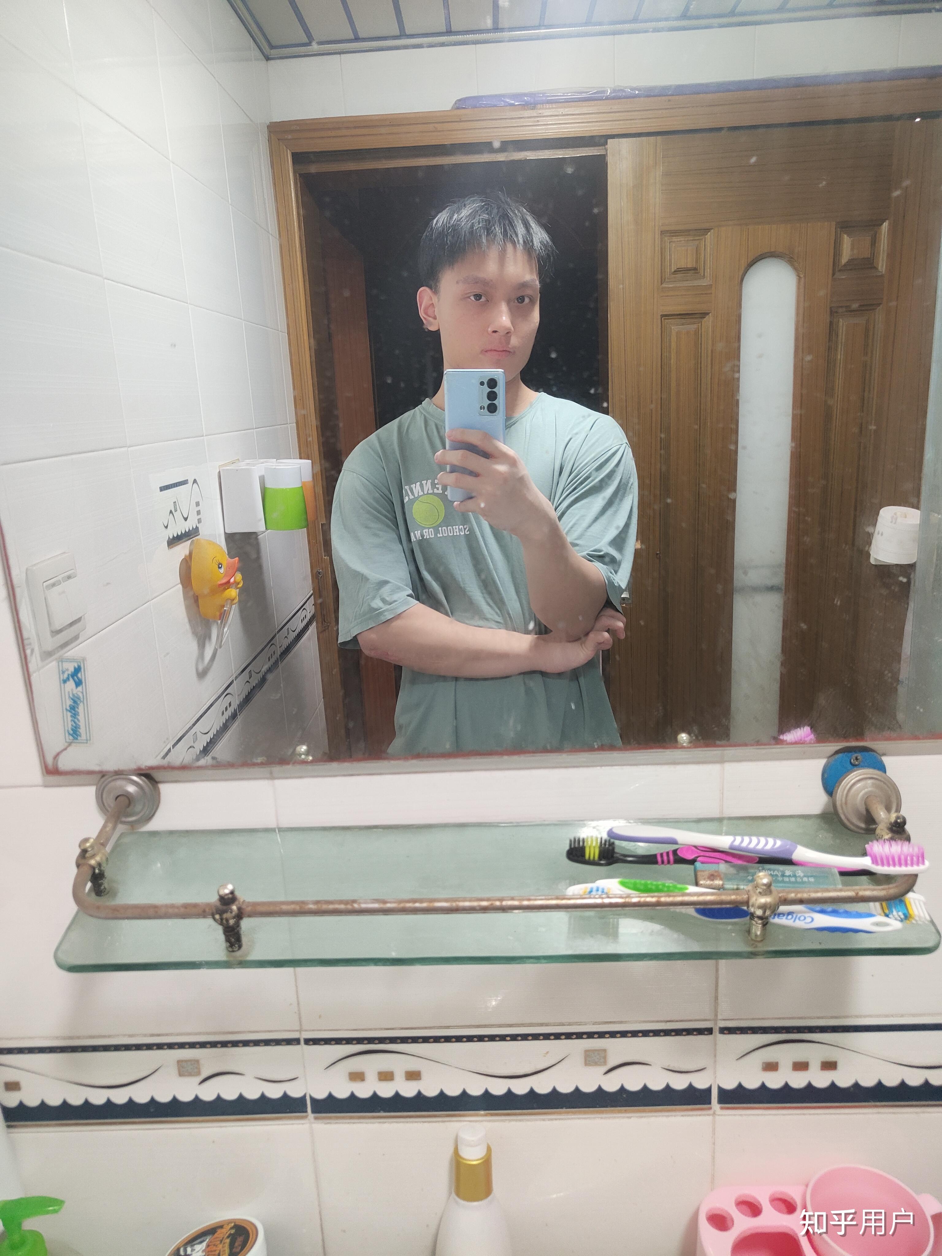 现实生活中男生颜值6分是什么样的