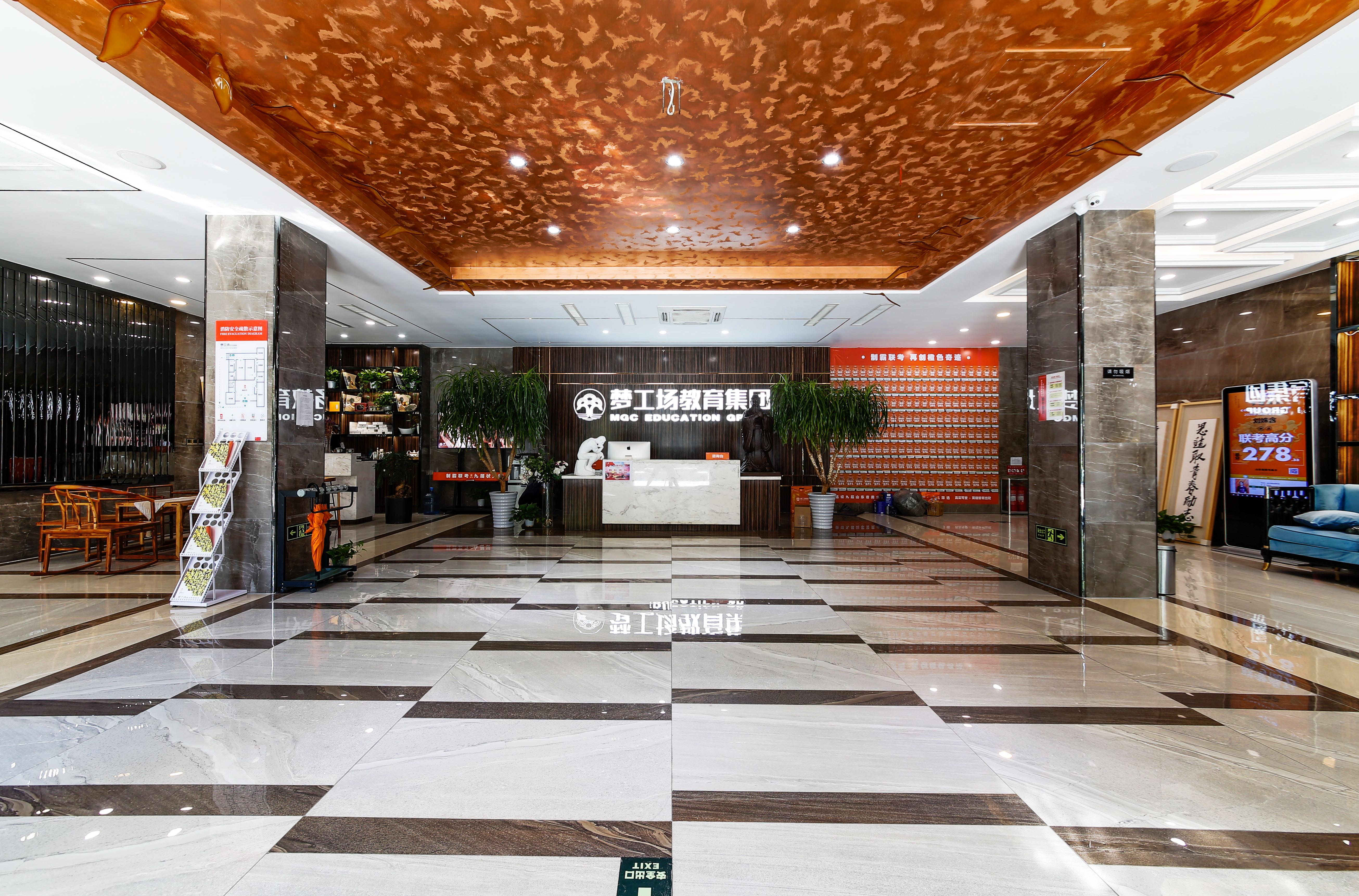 山东济南画室集训辅导学校哪家好都推荐梦工场画室