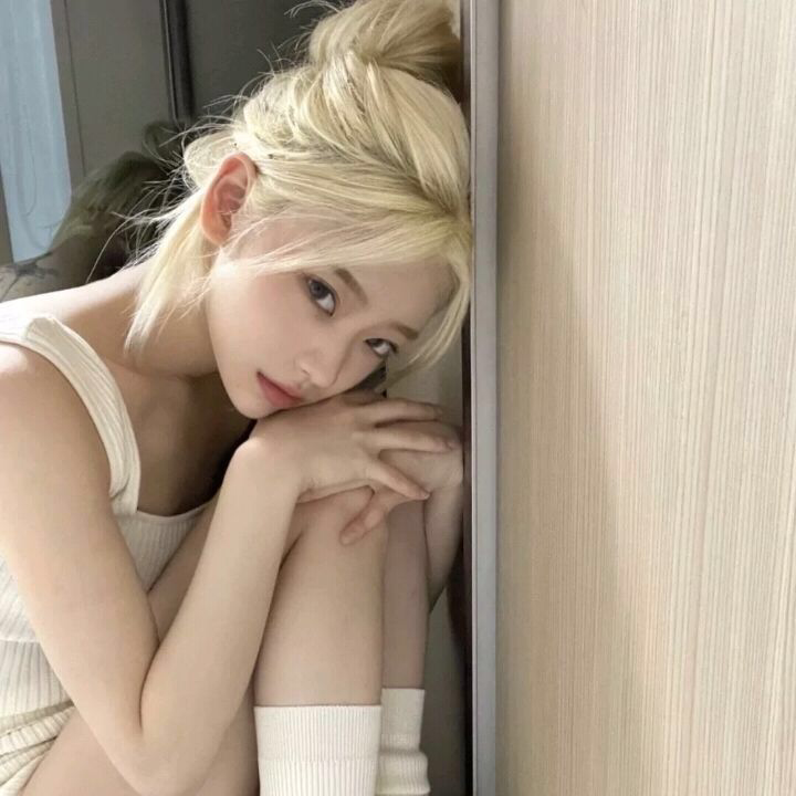 有没有微信头像高级小众美女的那种