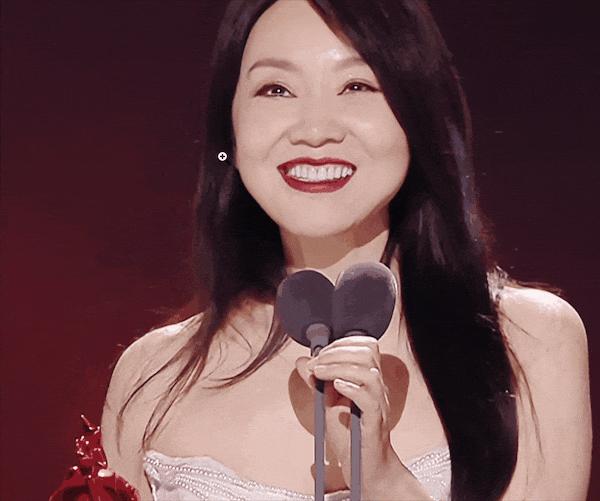 尖叫夜尽是论咖排辈张颂文拿奖高叶哭了52岁闫妮像32岁