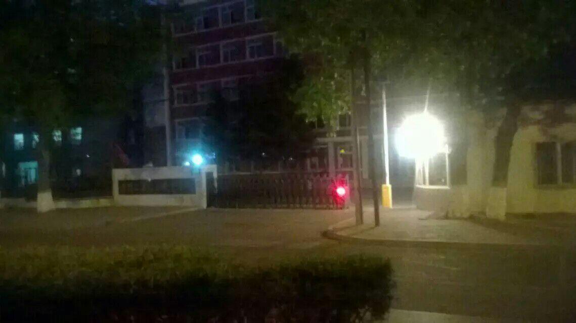 在面积特别小的大学上学是怎样一种体验? - 无